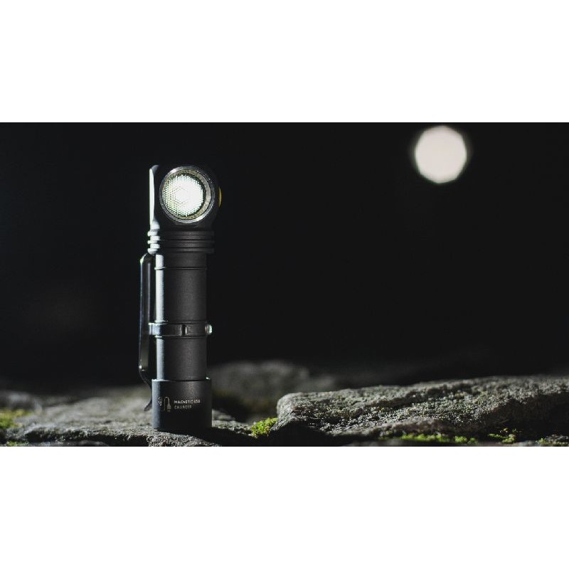 KIT TRAIL running - Lampe frontale Armytek Wizard Pro Magnet USB 2300Lumens  XHP50 - rechargeable en USB